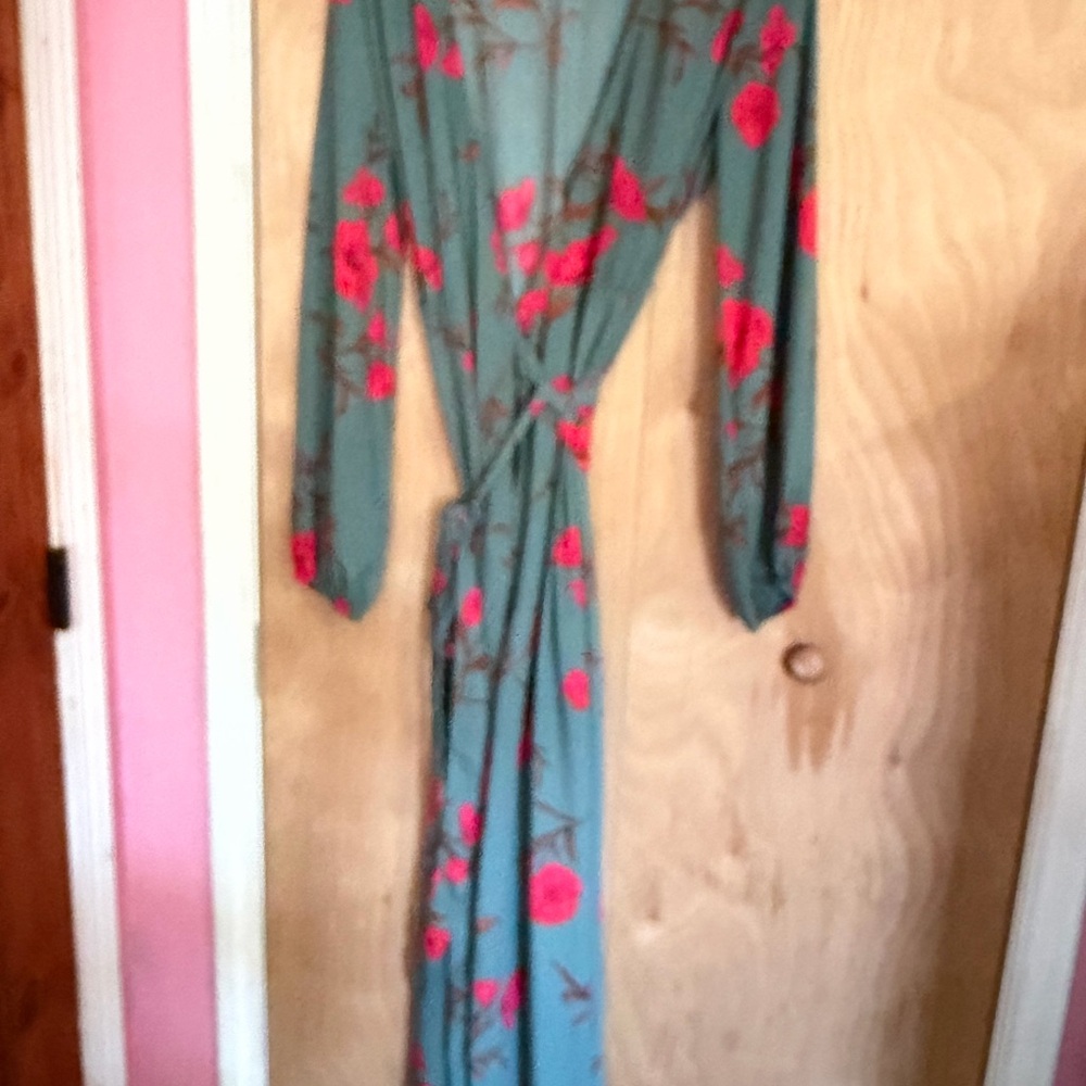 Aakaa Long Sleeve Dress with Floral Design